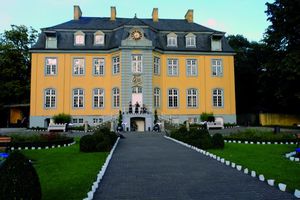 SPENDE - Benefizveranstaltung zugunsten der Essener Elterninitiative im Schloss Beck